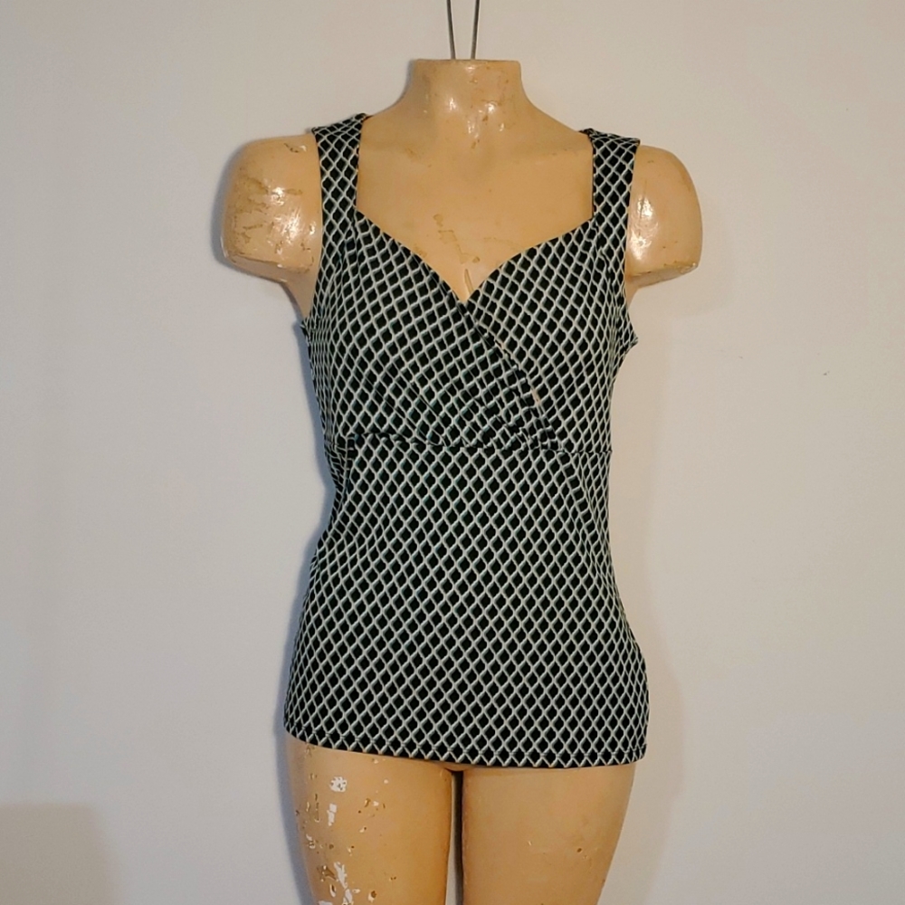 Geometric print WHBM top